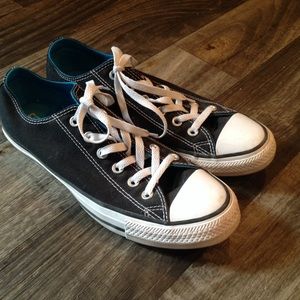 Women's size 10 black and blue converse