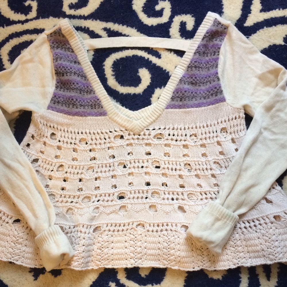 Free People cream crop v-neck sweater XS