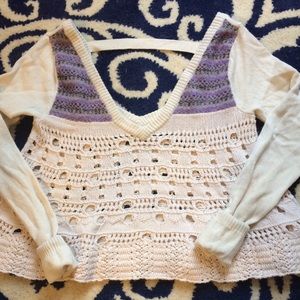 Free People cream crop v-neck sweater XS