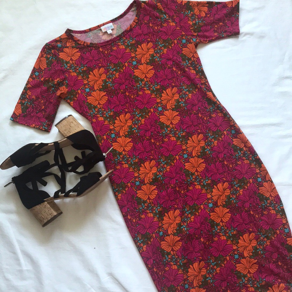 EUC Small Floral Julia Lularoe