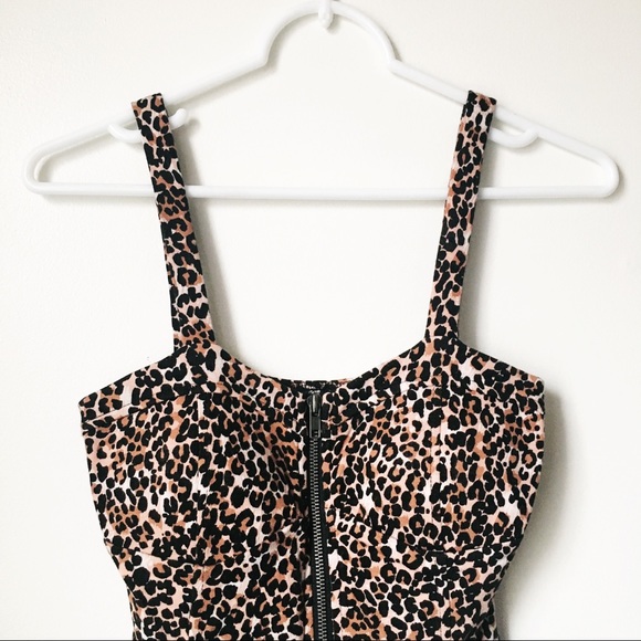Leopard Crop Top - Picture 2 of 4