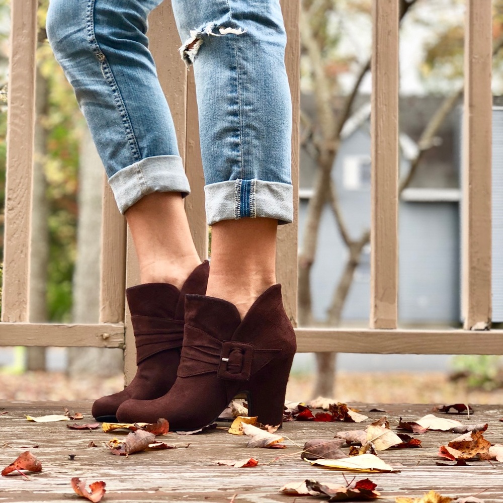 Brown Ankle Booties 👢