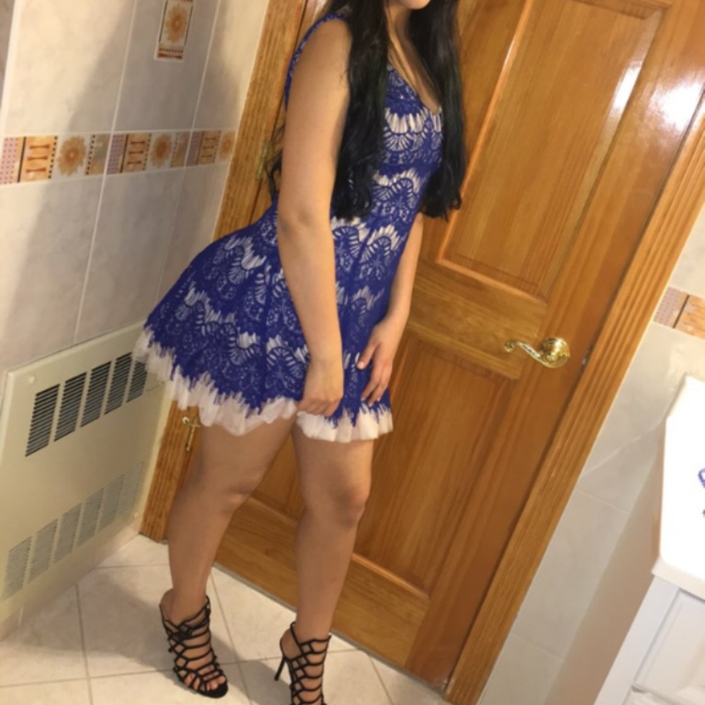 Dress - Picture 3 of 3