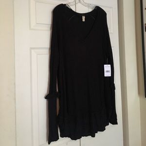 Free People new with tags black sweater size L