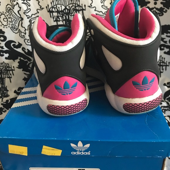 Adidas Roundhouse US 6.5 - Picture 2 of 4