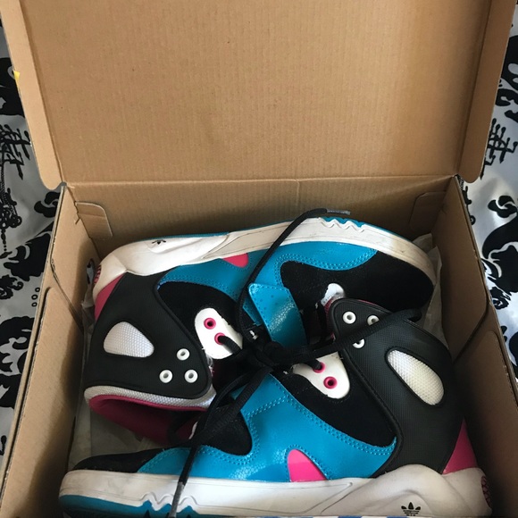 Adidas Roundhouse US 6.5 - Picture 4 of 4