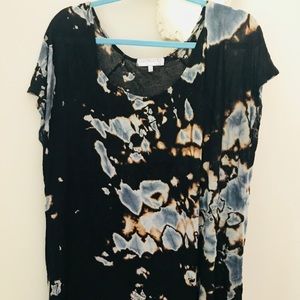 Off shoulder tie die shirt