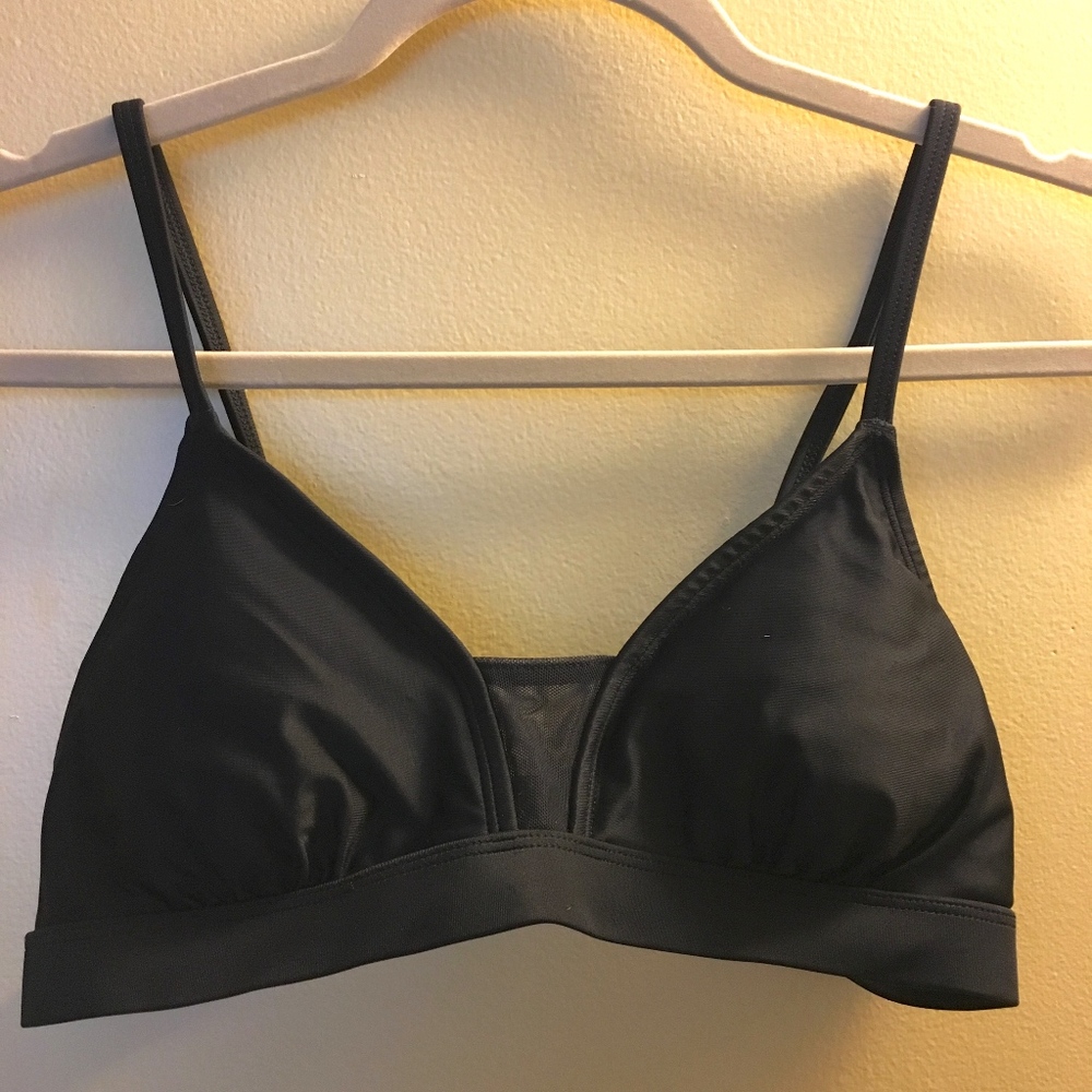 Under Armor Black Padded Sports Bra, Like new!