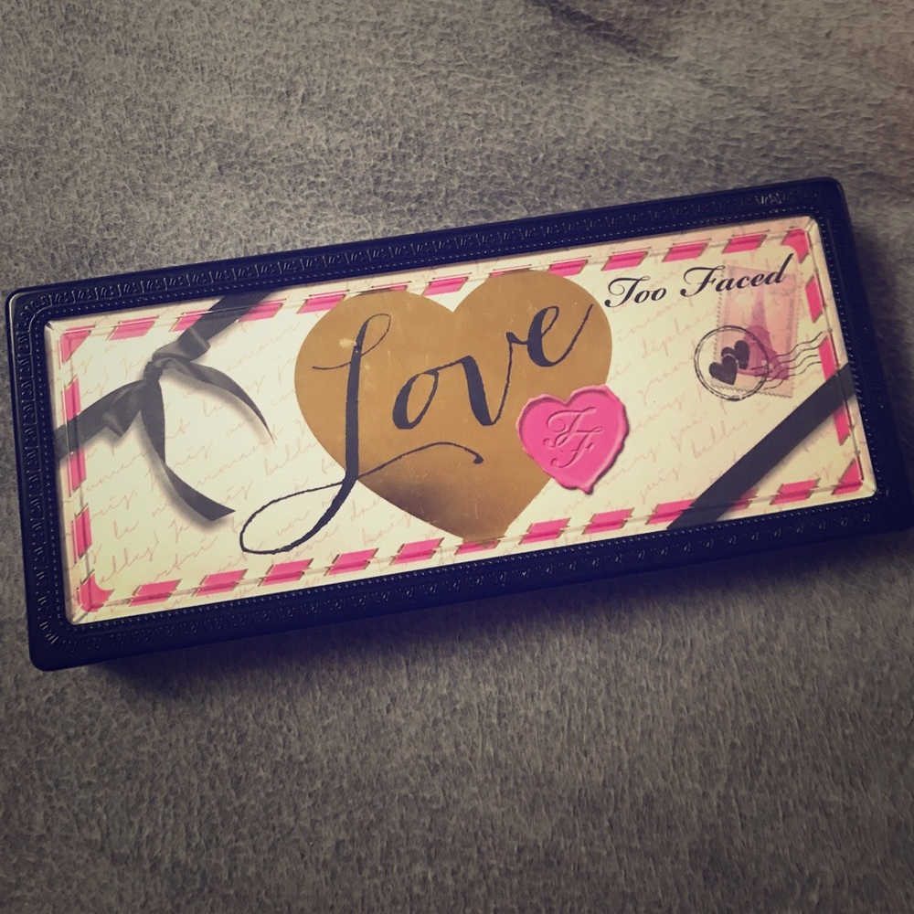 Too faced Love Palette