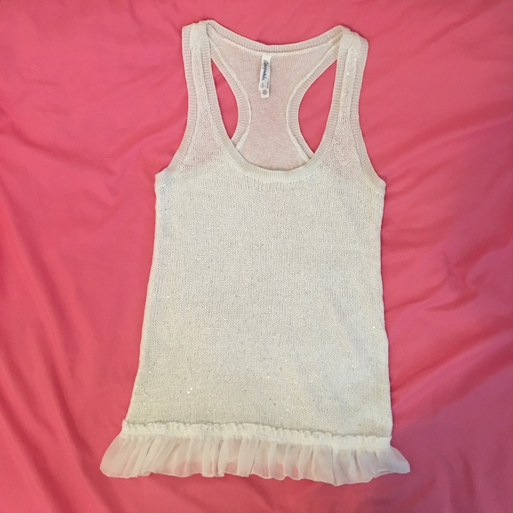 White sweater like top that sparkles!