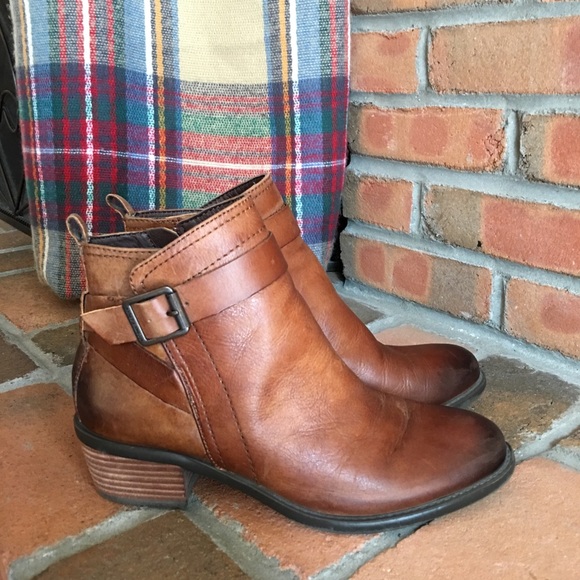 vince camuto peamer leather booties