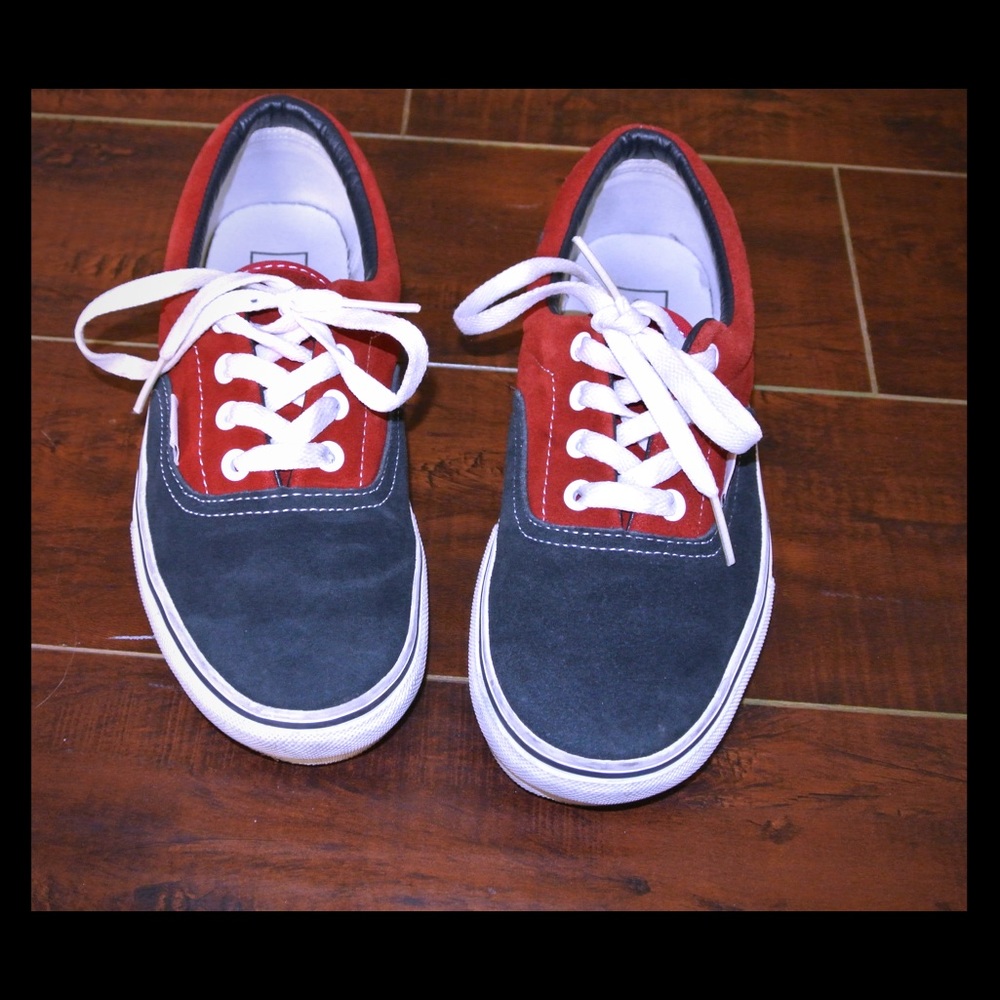 Discontinued color - Suede Vans (Era)