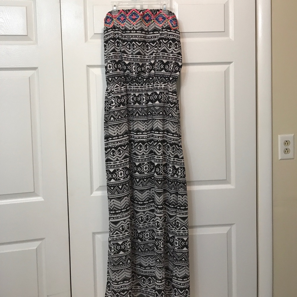 Gorgeous maxi dress!