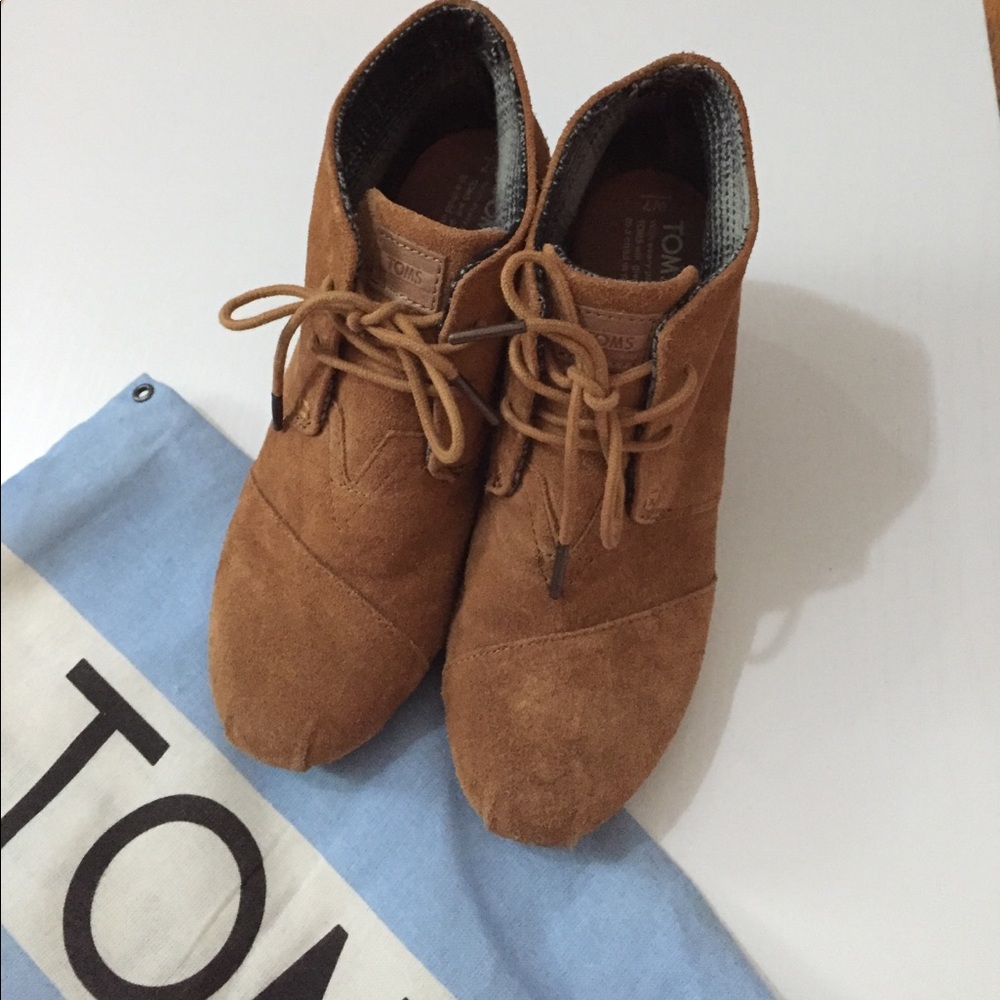 Chestnut Toms Wedges