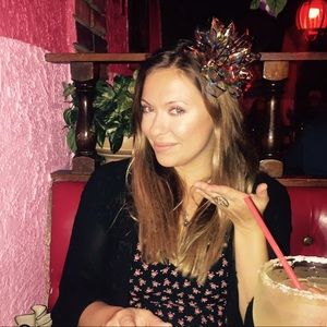 Meet your Posher, Yana