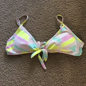 Zinke Patterned Bikini Top
