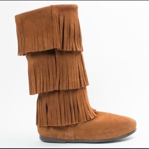Fringe boots