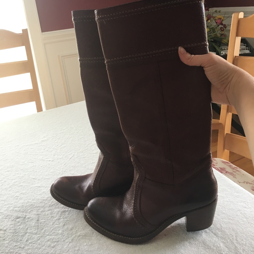 Frye chestnut colored heeled boots size 8 1/2