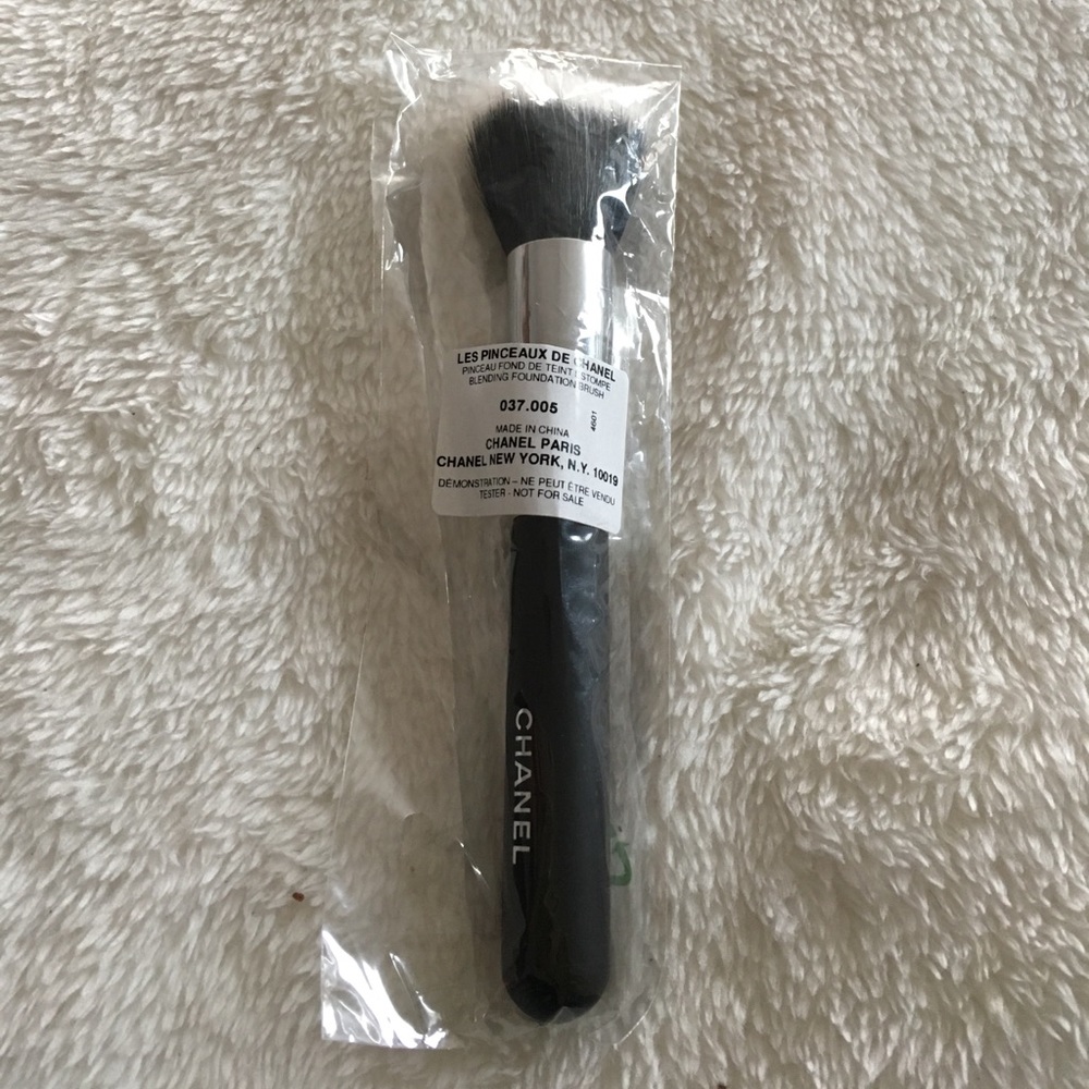 Chanel FOUNDATION POWDER brush #7 sealed