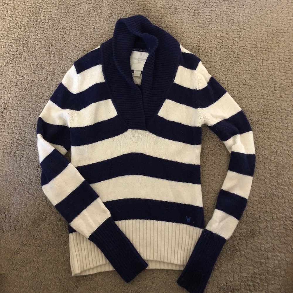 Large American Eagle stripped Cowell neck sweeter