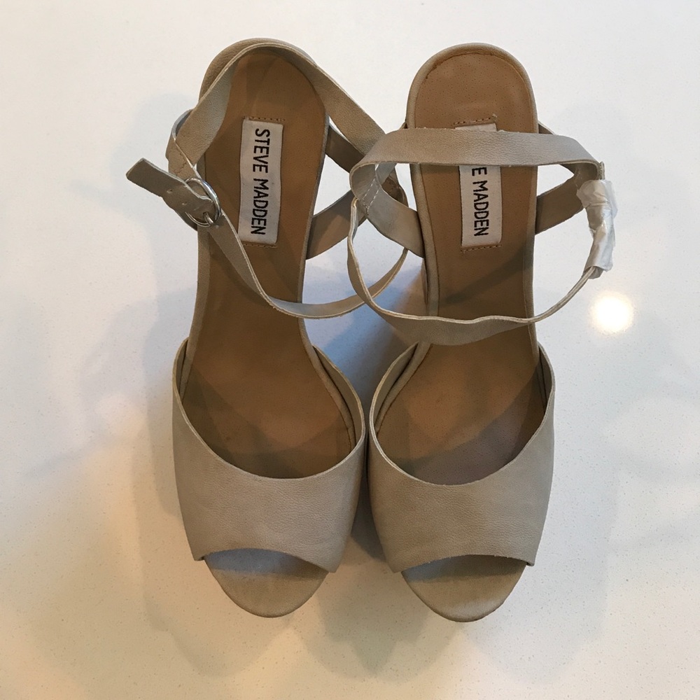 New Steve madden shoes- Tidy-C wedges size 9m
