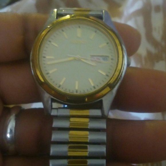 2 Mens Watches, 1 Seiko Watch, 1Ingersoll-rand - Picture 7 of 8