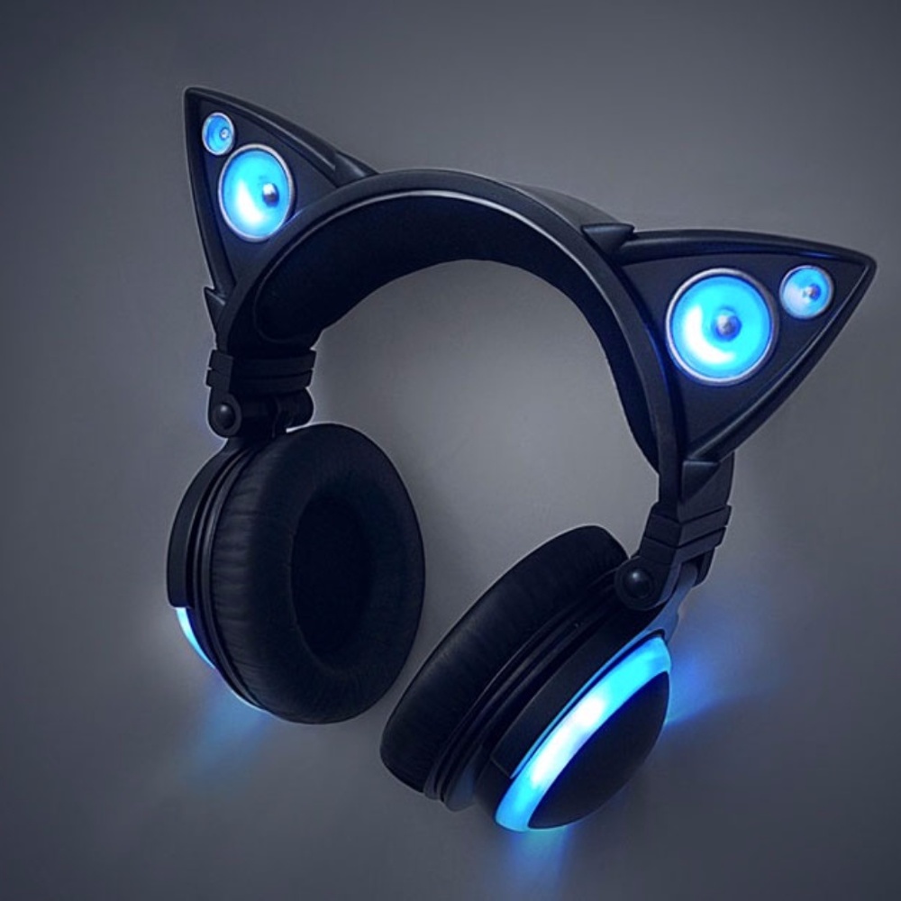 BROOKSTONE Wireless Cat Headphones NWT