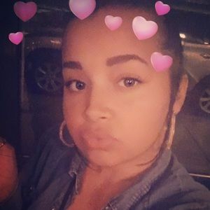 Meet your Posher, Janelle