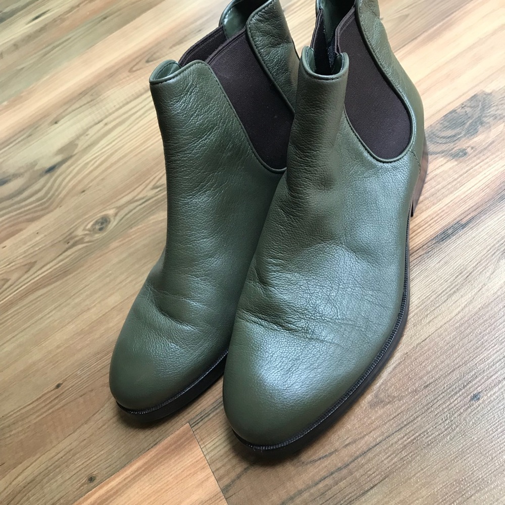 Cole Hahn 7.5 leather booties