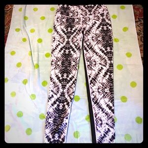 Victoria's Secret sport leggings size medium