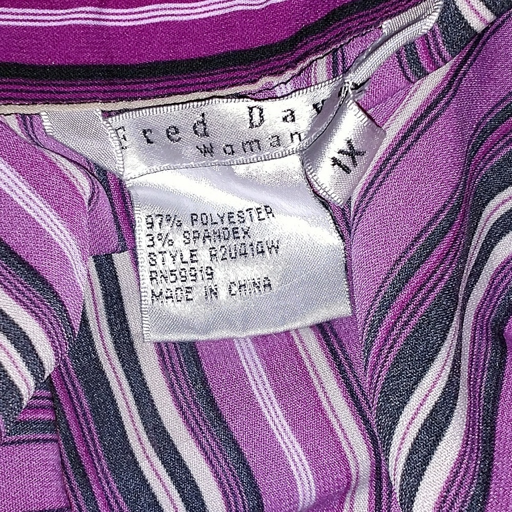 Button down, slimming patterned plus blouse. - Picture 4 of 4