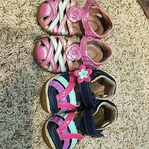stride rite 6w  sandals