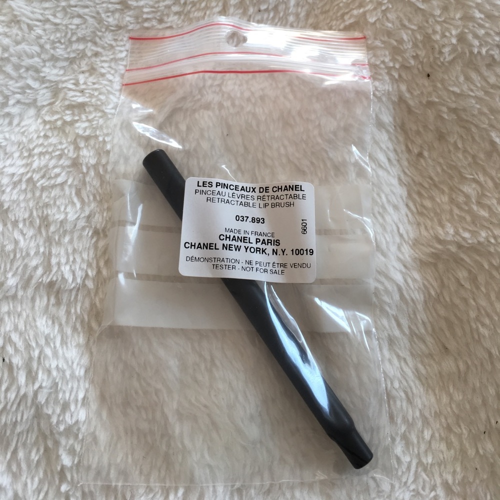 Chanel RETRACTABLE LIP BRUSH sealed TESTER