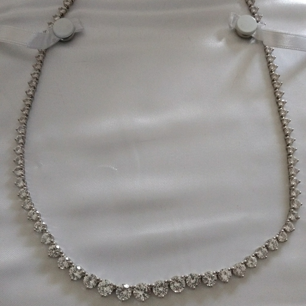 White sapphire necklace in sterling silver