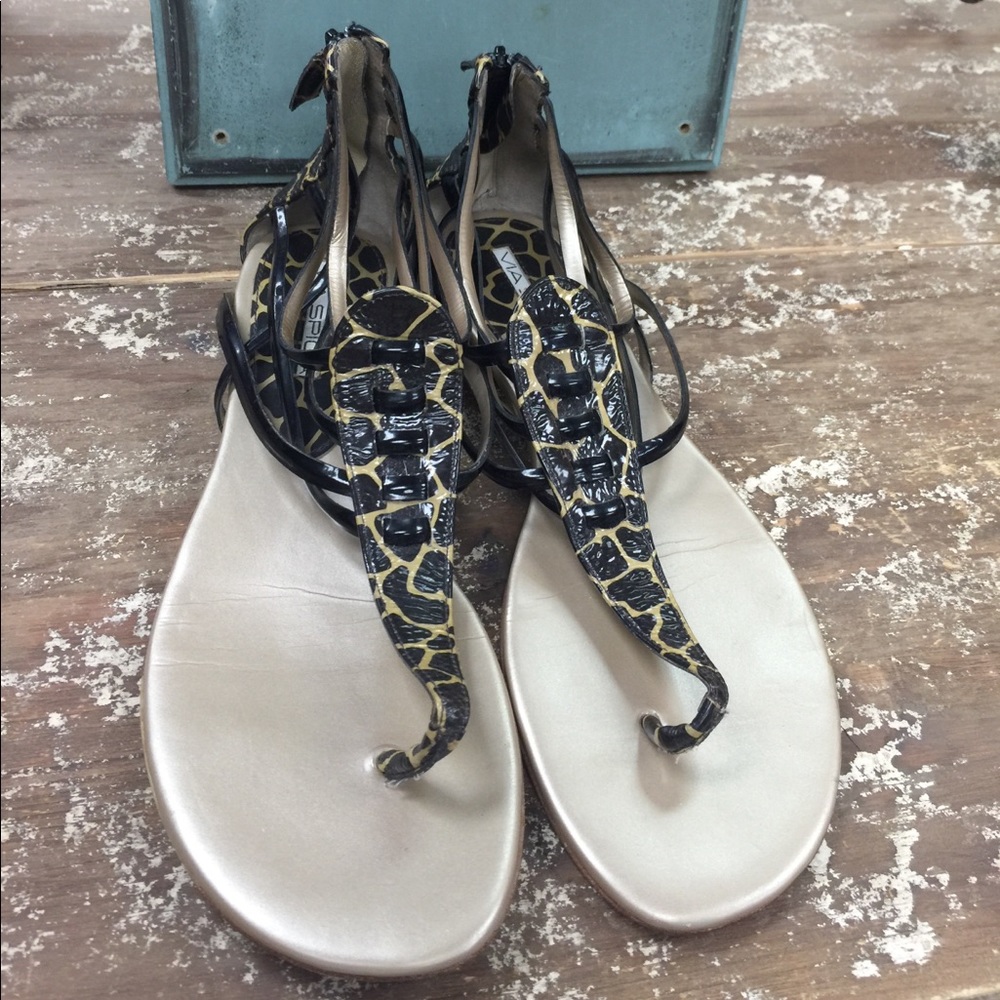 ViaSpiga thong style sandal size 8