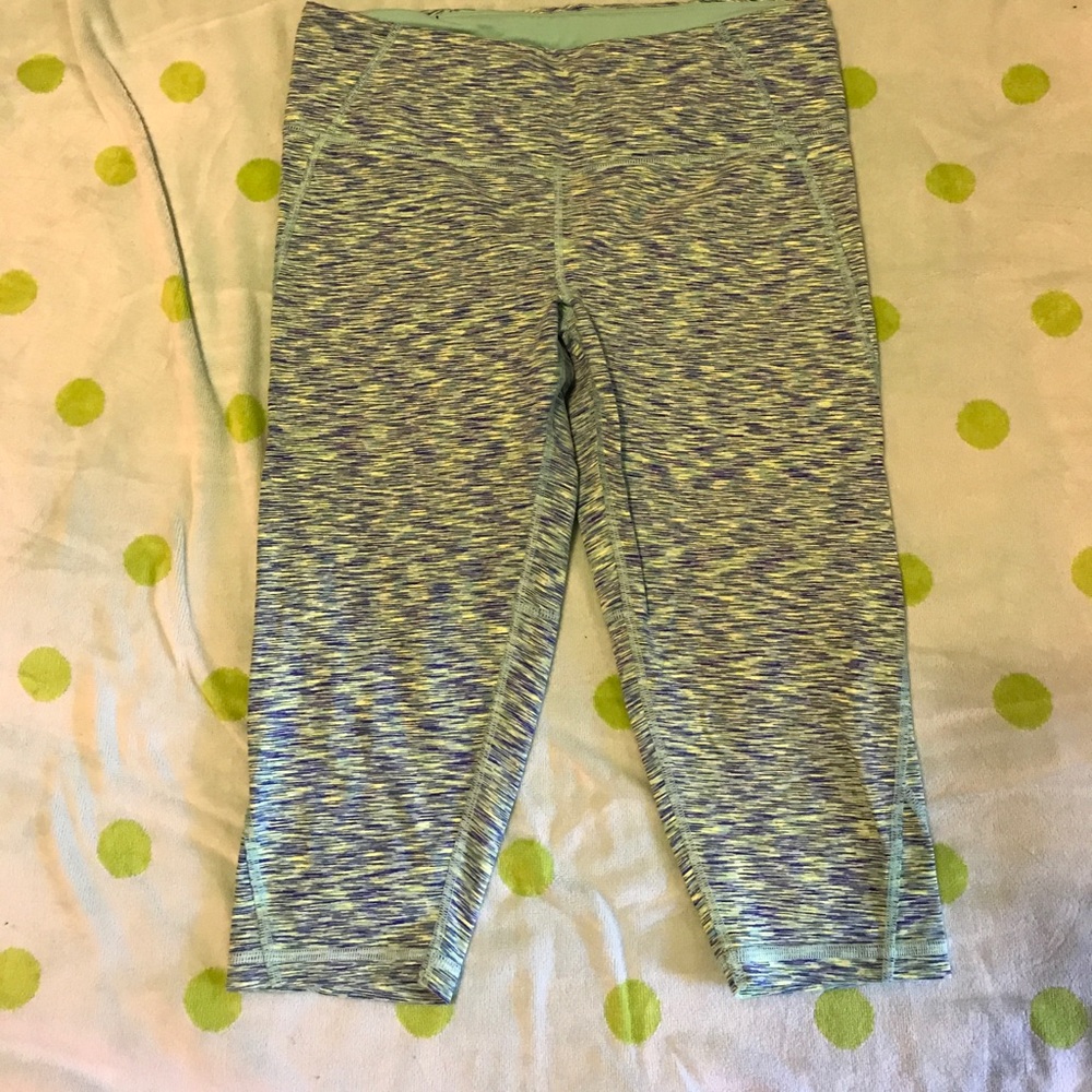 Victoria's Secret crop style sports leggings large