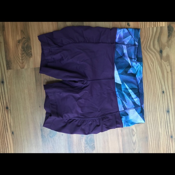 Lulu running shorts. 6 brand new with tags - Picture 2 of 2