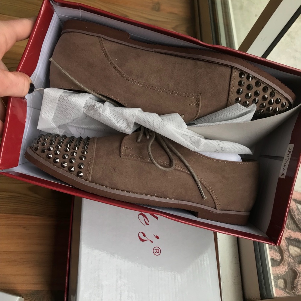 Studded brown flats 7.5
