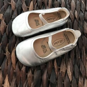 Old Soles classic silver Mary Janes