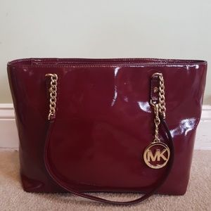 Michael Kors Jet Set EW Chain Tote, Claret