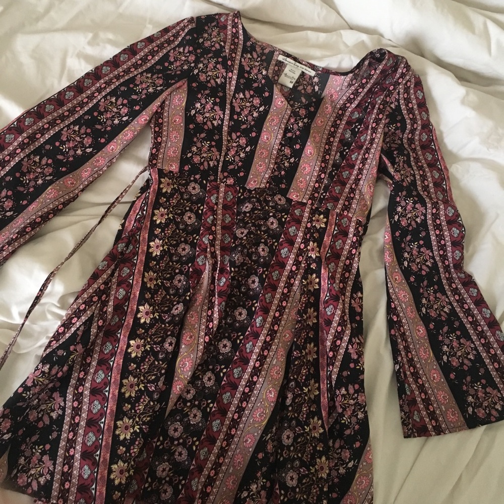 REPOSH boho bell sleeve dress 🌹