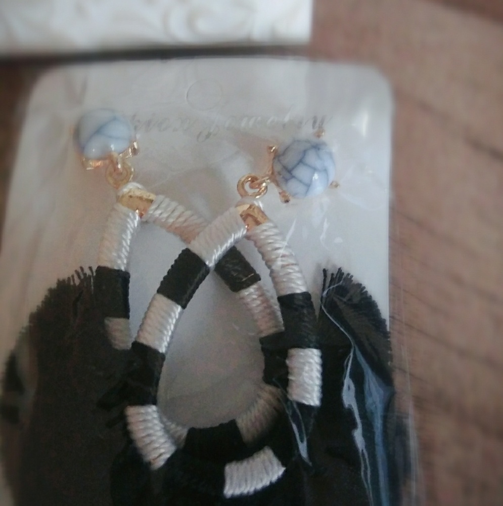 Pink Fringe Tassel Marbel Stud Earrings - Picture 3 of 4