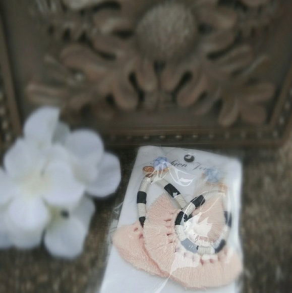 Pink Fringe Tassel Marbel Stud Earrings - Picture 4 of 4