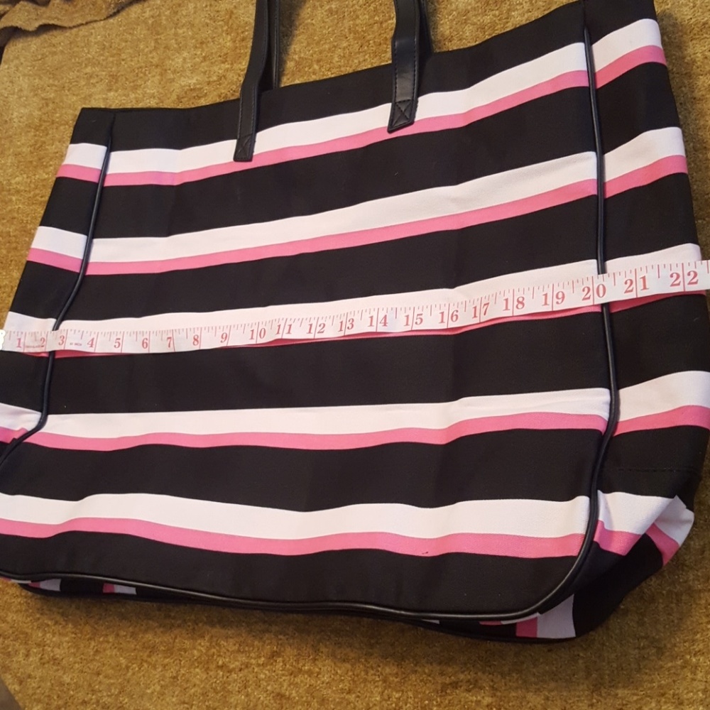 Nwt Victoria's Secret Tote Retailed for $75 - Picture 3 of 8