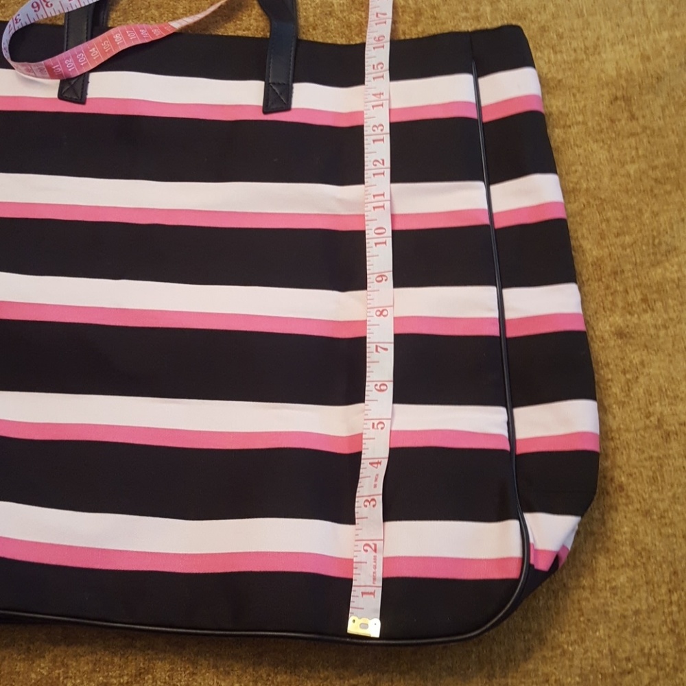 Nwt Victoria's Secret Tote Retailed for $75 - Picture 4 of 8