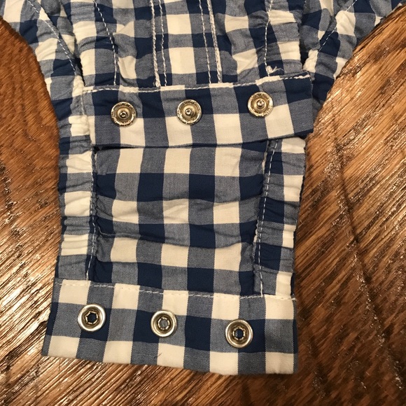 Gap button up onesie 18-24 mo - Picture 6 of 9