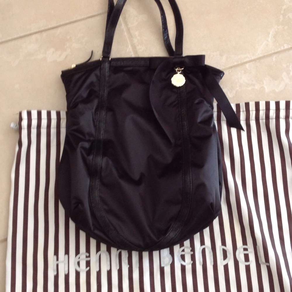 Henri Bendel purse