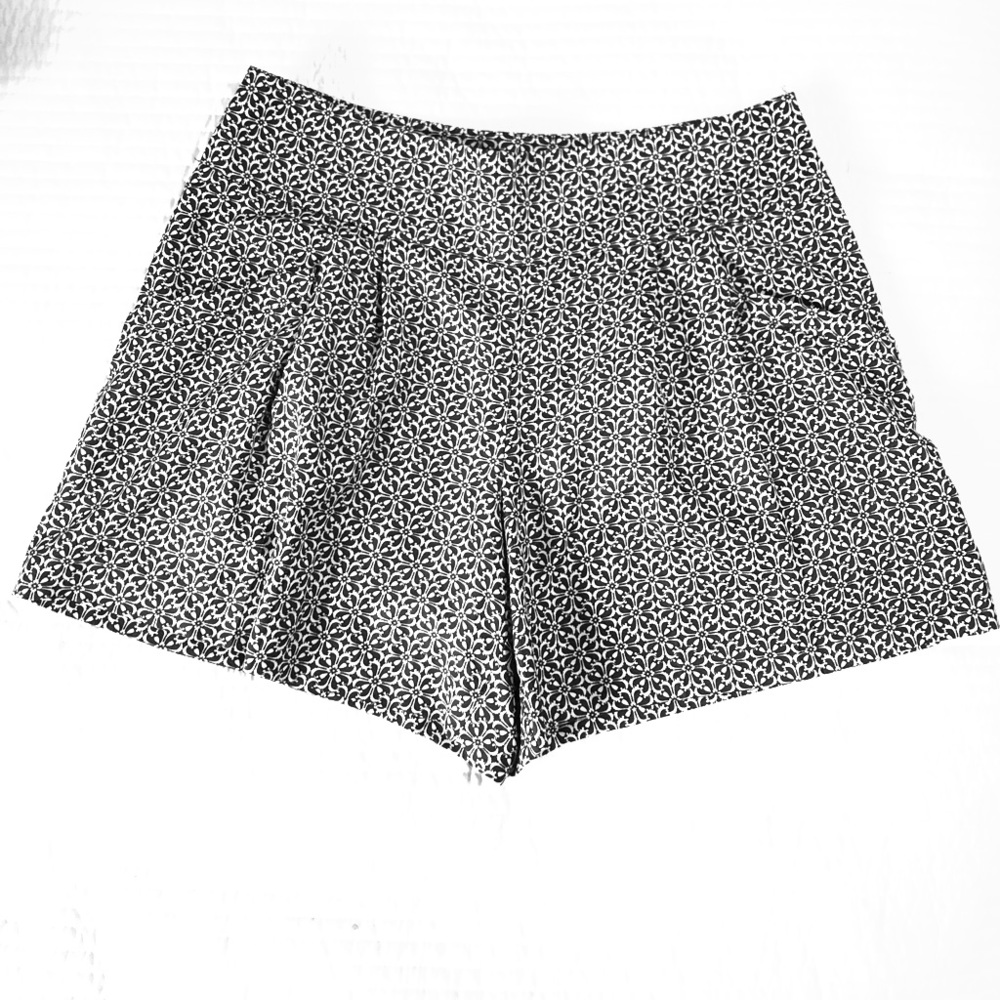 Flowy boho shorts with high waist and pockets