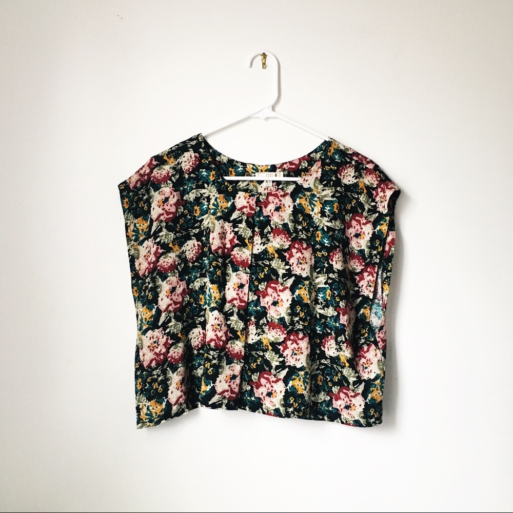Knot Sisters Floral Boxy Top