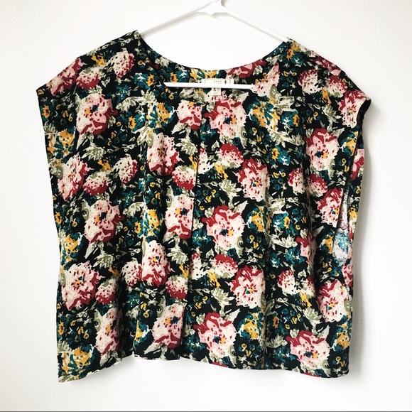 Knot Sisters Floral Boxy Top - Picture 2 of 3